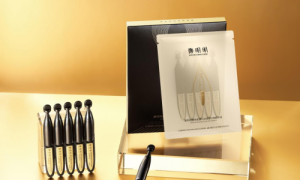 广东郑明明：鄭明明鹿骨胶原闪充眼部次抛精华液，唤启眼部年轻力